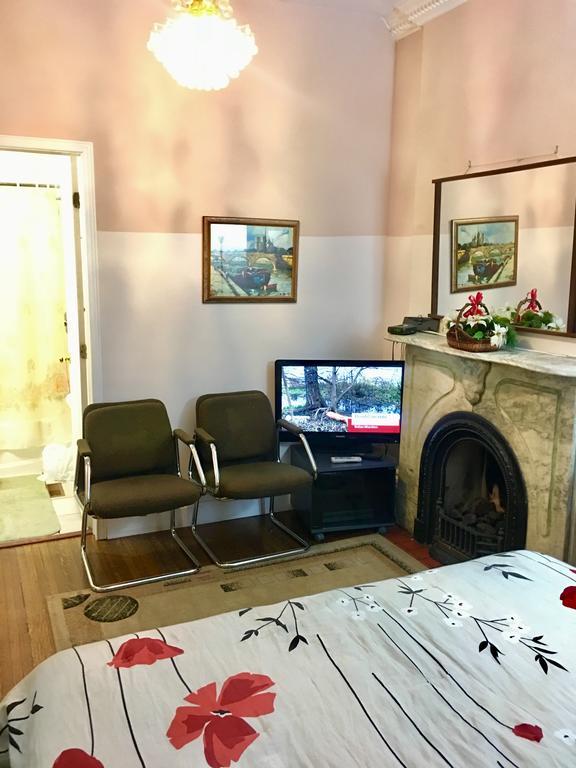 Comfy Guesthouse & Suite Toronto Esterno foto