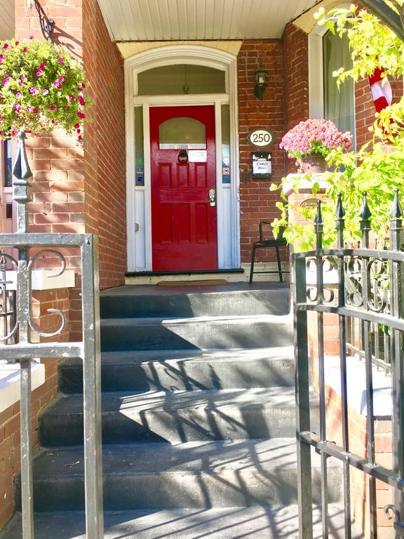 Comfy Guesthouse & Suite Toronto Esterno foto