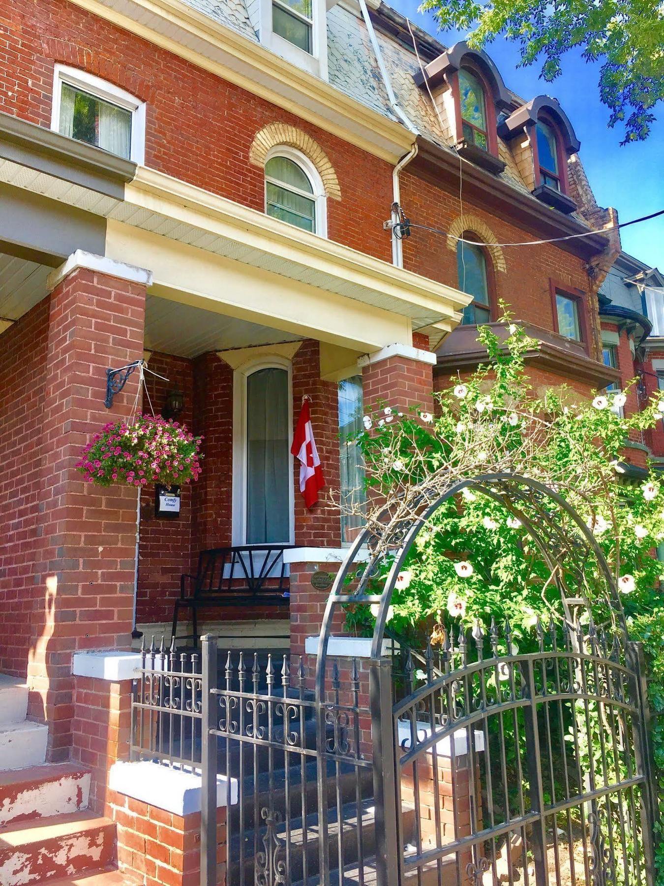 Comfy Guesthouse & Suite Toronto Esterno foto
